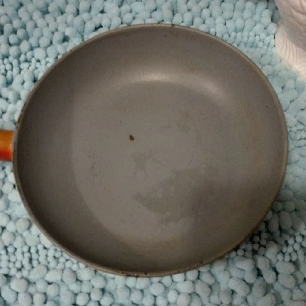 Vintage Orange Descoware 23-g B Fe 8 Inch Skillet.